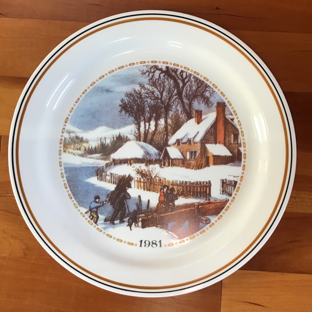 NWT Corelle 1981 Vintage Christmas Plate Limited Edition Corning Glass